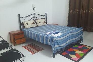 پانسیون Chez Johnny   Blue Bay