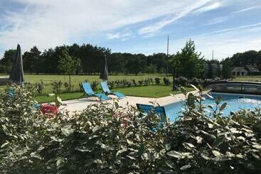 مبيت وإفطار La Levraudière