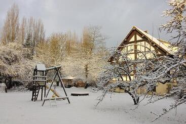 ベッドアンドブレックファースト La Maison Du Verger