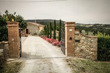 مبيت وإفطار Podere La Svolta