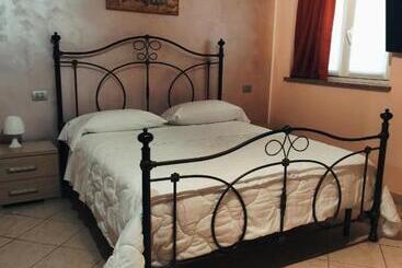 مبيت وإفطار Villa Ormeni