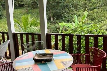 پانسیون L Escale Tropicale