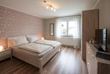 住宿加早餐  Gästehaus Eifelzauber