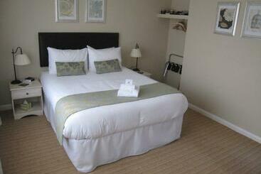 مبيت وإفطار Oak Tree Lodge & Holiday Parking