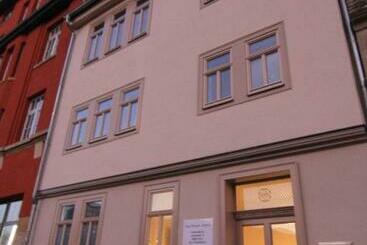 膳宿费 City Apartments