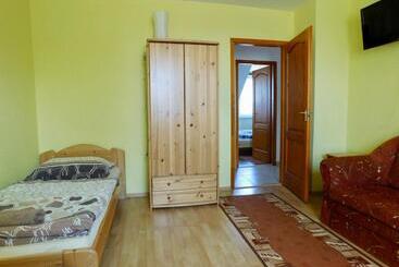 פנסיון Csetáj Vendégház