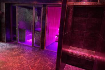 호텔 Ashbys Accommodation & Spa Hire