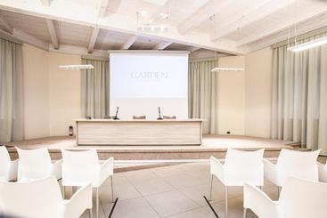 هتل Garden Toscana Resort