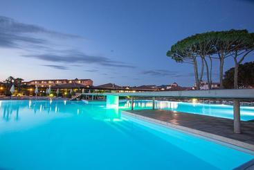 هتل Garden Toscana Resort