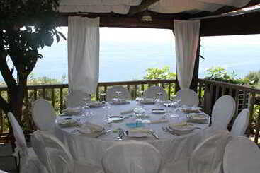 Отель Costa Diva