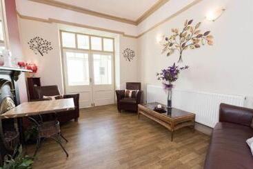 Отель The Trecastell