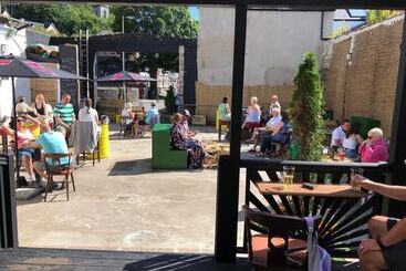 هتل The Whisky Vaults