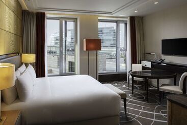 هتل Waldorf Astoria Berlin