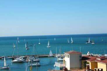 פנסיון Regina S Guesthouse