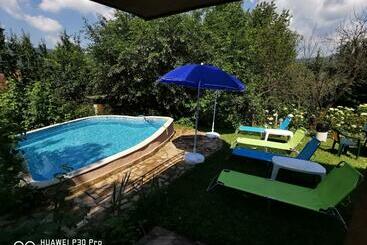پانسیون Villa Aqua