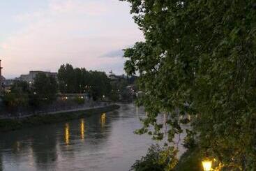 민박 Bb Smallville