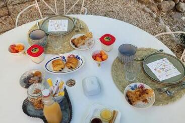 ベッドアンドブレックファースト Chambres D Hôtes L Oréliane En Provence Spa Bien être