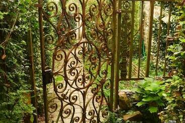 ベッドアンドブレックファースト La Cage Aux Oiseaux