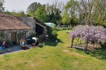مبيت وإفطار Wisteria House