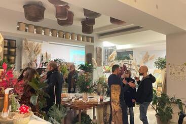 ベッドアンドブレックファースト Zembalo