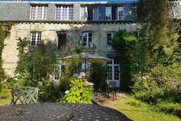פנסיון Manoir Du Tertre Au Coeur De La Forêt De Brocéliande