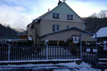 호스텔 Penzion54 & Restaurace