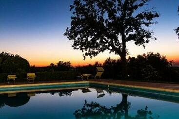 تختخواب و صبحانه Villa Dell Artista Villa Anna