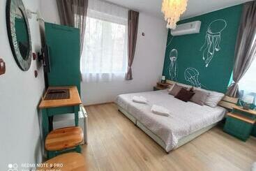 פנסיון Guest House Sunflowers