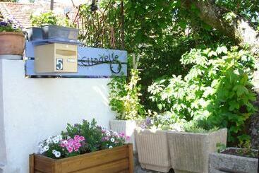 住宿加早餐  La Citadelle