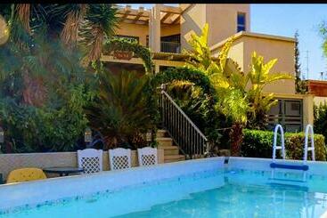 بنسيون השכרה וסבלט בקומפלקס של יחידות