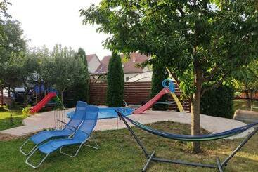 بنسيون Robitel Wellness Vendégház Veszprém Gyulafirátót