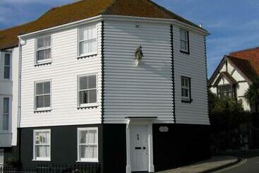 The Cavalier House B&b