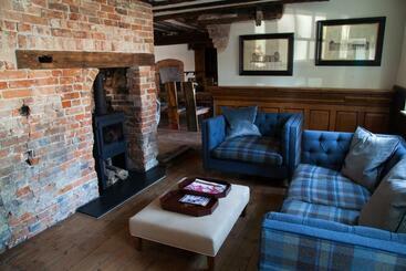 هاستل The Marlborough