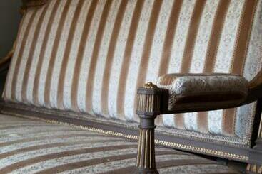 هاستل The Marlborough