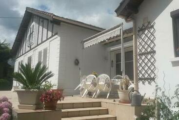 مبيت وإفطار Chambres D Hôtes Le Perdigon