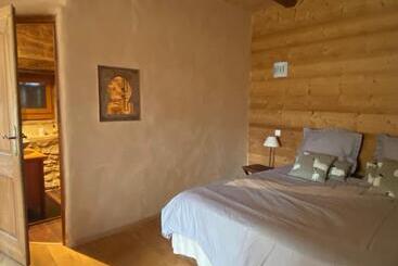 ベッドアンドブレックファースト Gites&chambres D Hôtes Les Granges Du Fournel