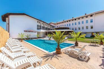 בית מלון כפרי Chernomorets