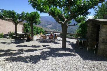 בית מלון כפרי L Albadu