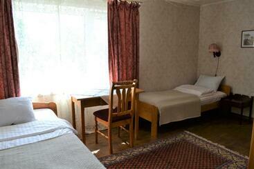 Kraavi Guest Hostel