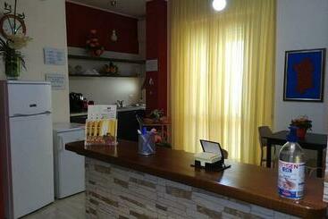 膳宿费 Coral Rubrum