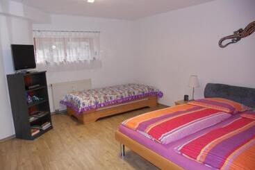 بنسيون Double Two Lodge