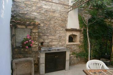 펜션 Retro 19th Century Guest House