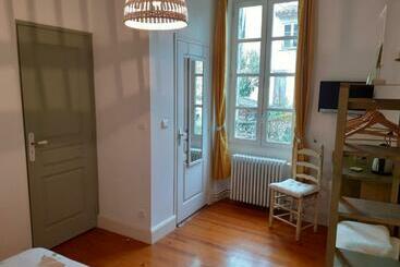 تختخواب و صبحانه Chambre D Hôtes La Tour De Brazalem
