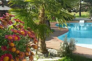 تختخواب و صبحانه Le Clos De Saint Amour