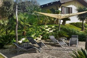 בית מלון כפרי Agriturismo Tenuta Santa Maria