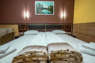 בית מלון כפרי Luxor