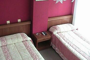 펜션 Pensión Rada