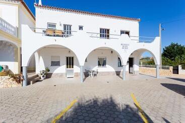 پانسیون Residencia Quinta Do Poço Guesthouse