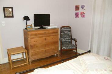 تختخواب و صبحانه Chambre D Hôte Jules & Annette