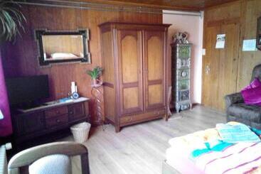 ホテル Chambre D Hôtes Petit Martel